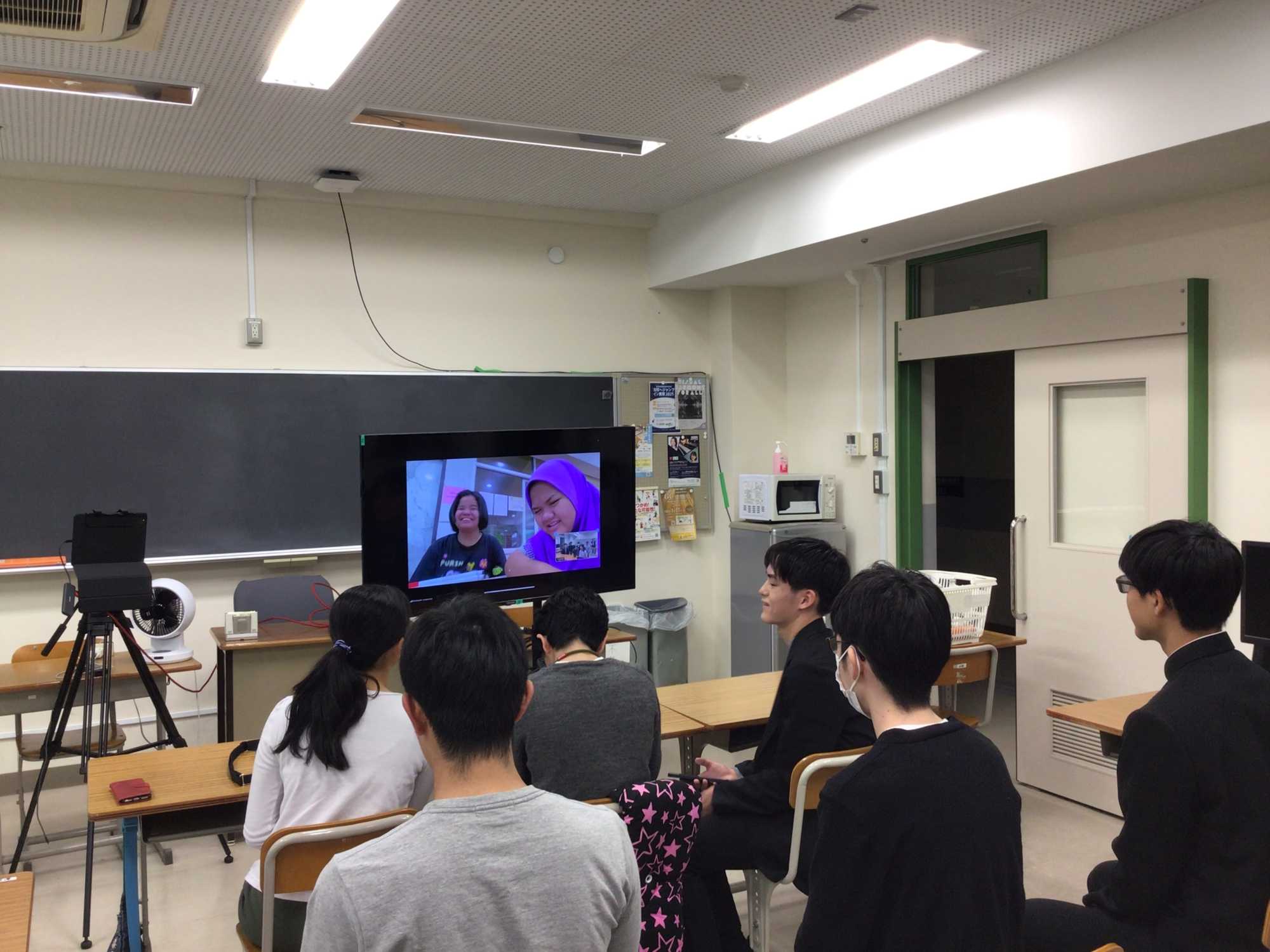 交流会中の教室の様子➀