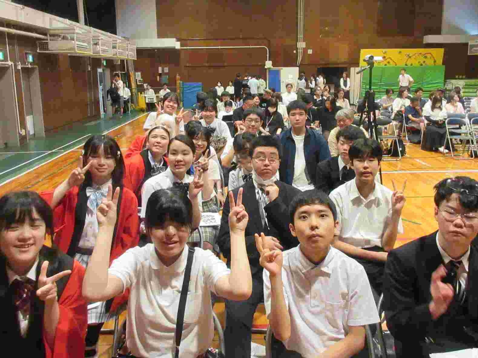 写真2 観覧の様子(高1)