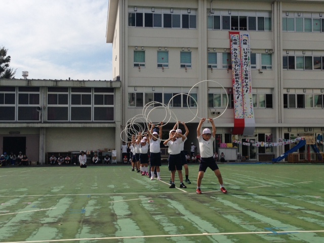 フラフープを使った運動